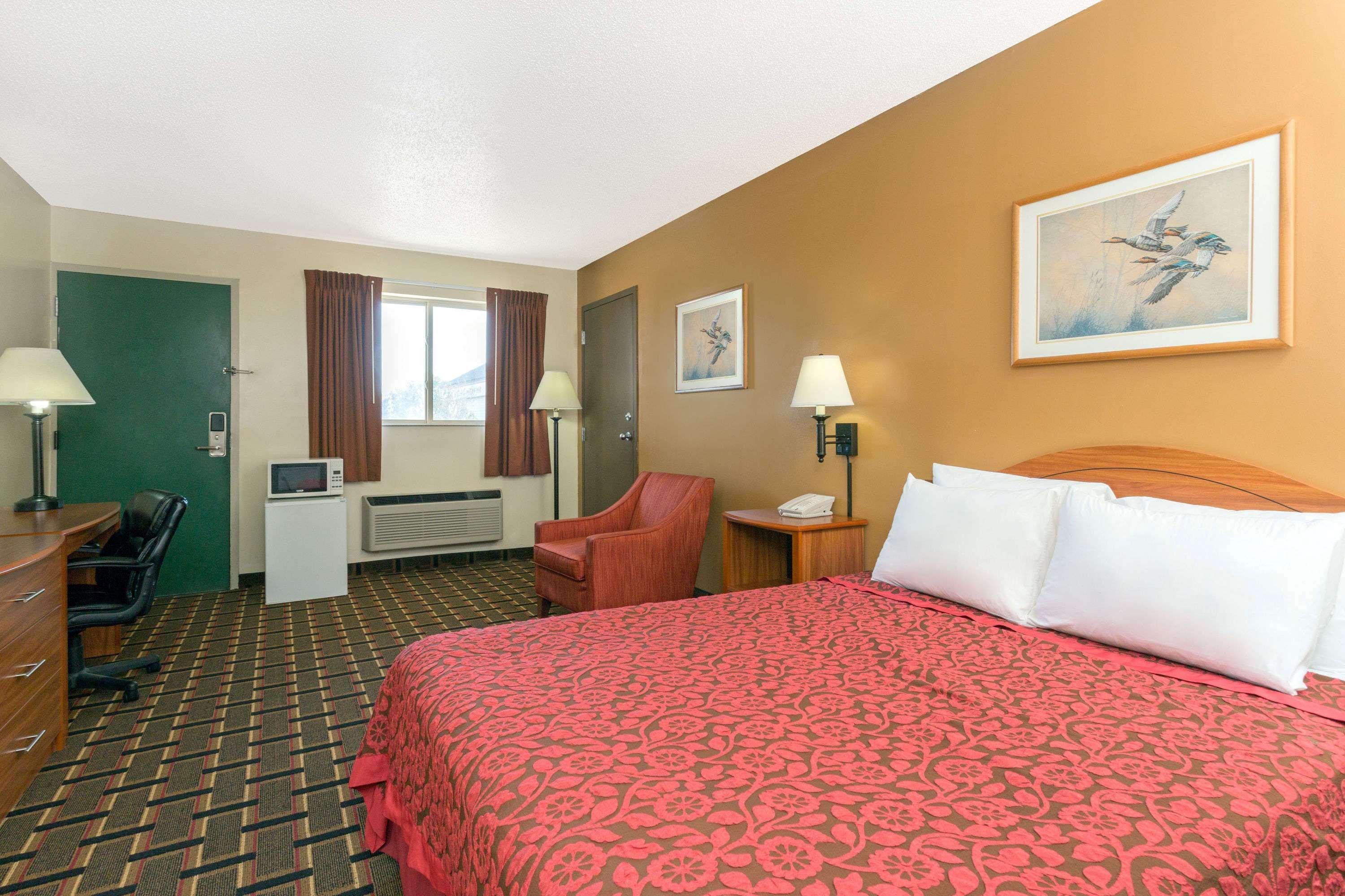 Days Inn By Wyndham Paxton Exterior foto